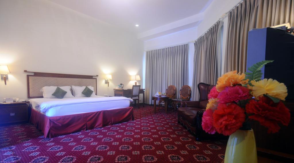 Hotel Jaipur Palace Стая снимка