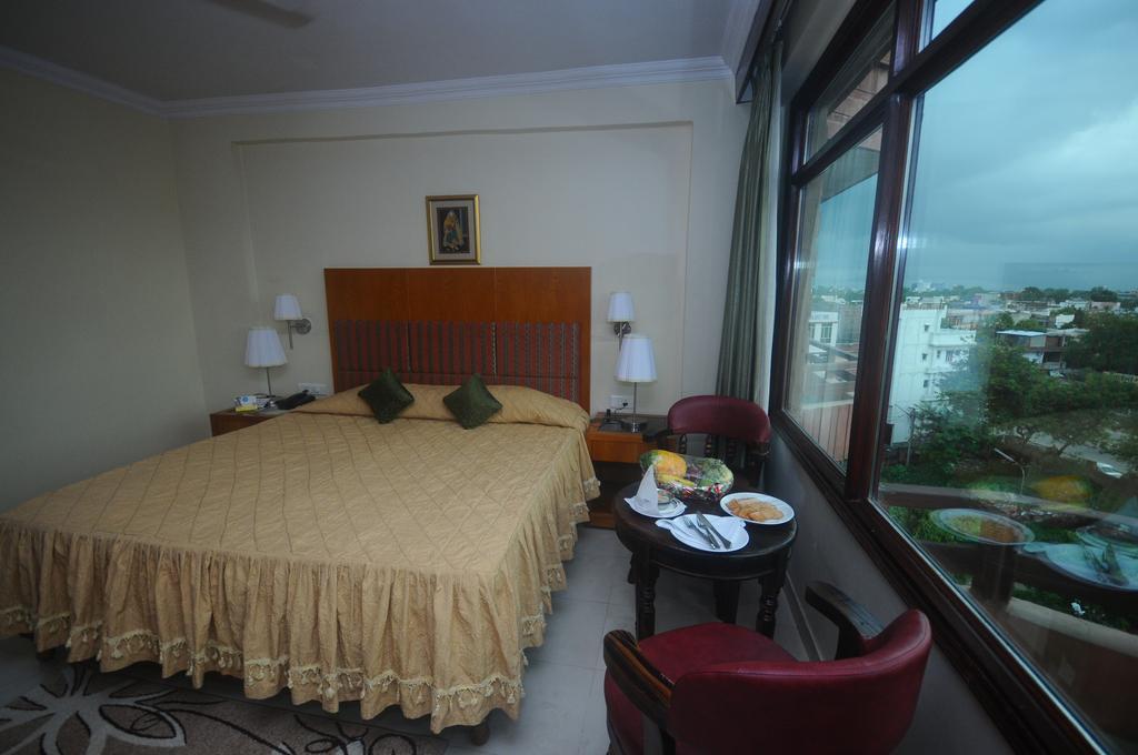 Hotel Jaipur Palace Стая снимка