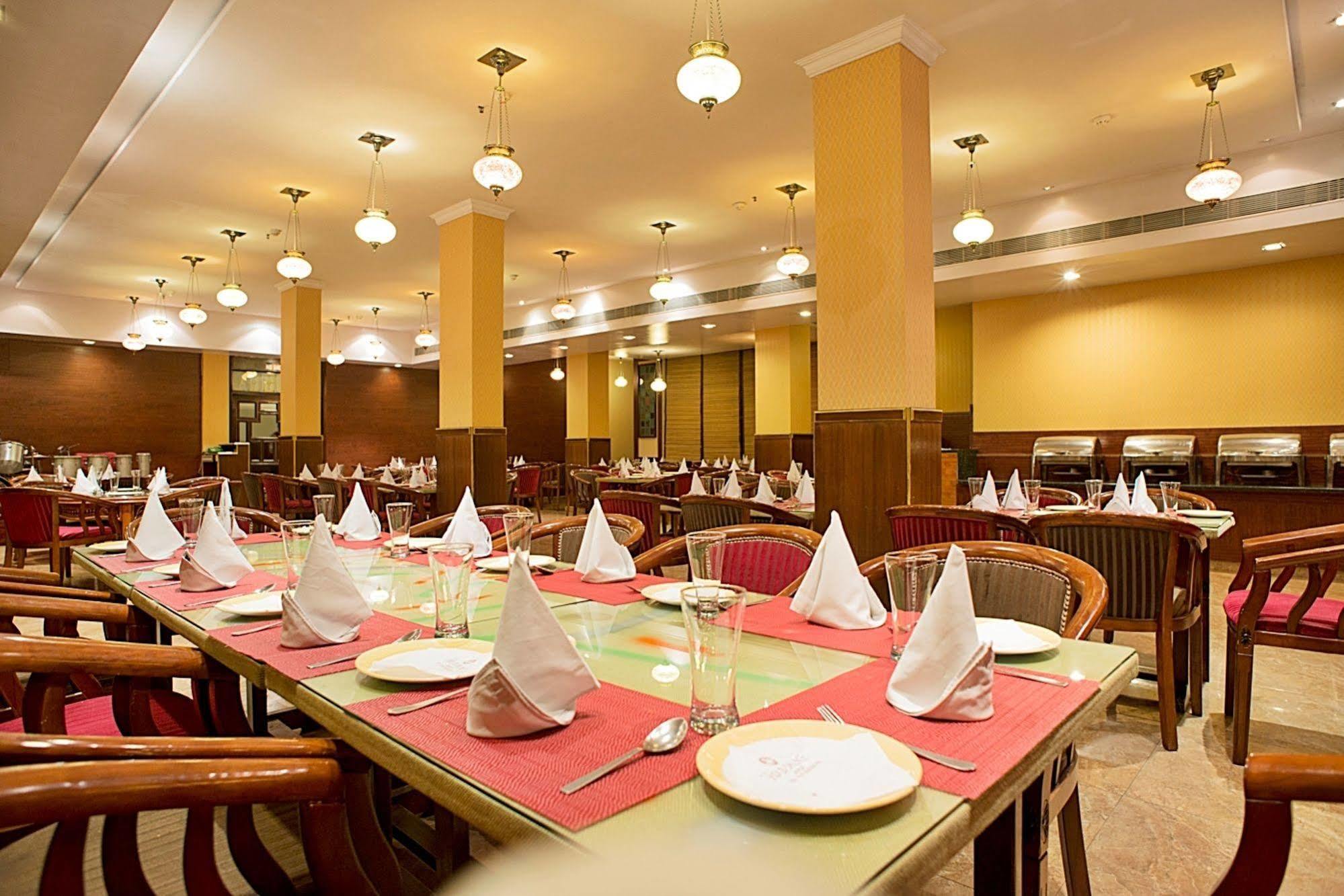 Hotel Jaipur Palace Екстериор снимка